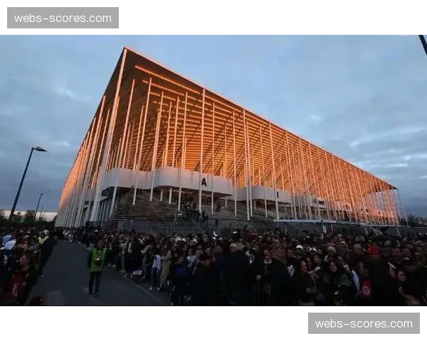 工程进展：新波尔多主场已完成主体结构封顶